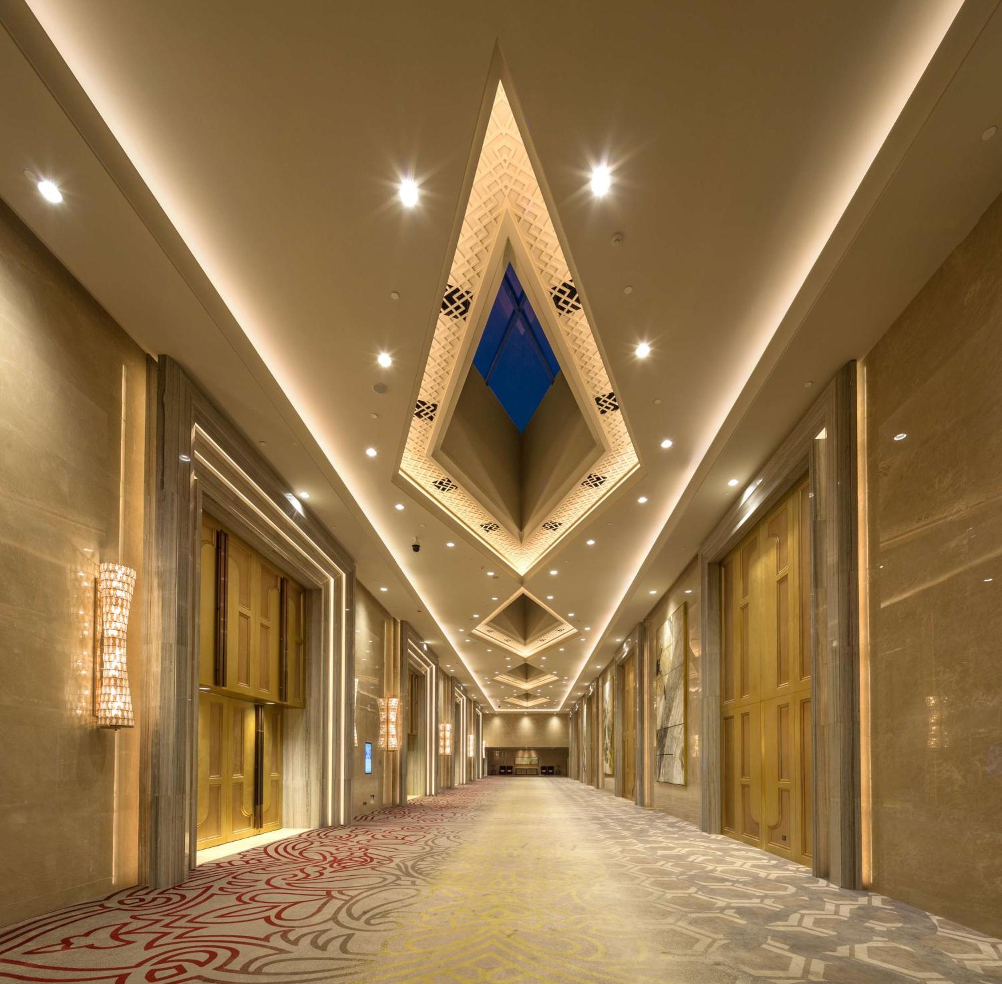 Hilton Urumqi Exterior photo